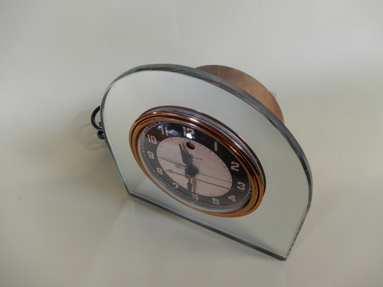Telechron 7F76 "Geneva" Mirrored Glass Electric Clock New Cord Great Condition