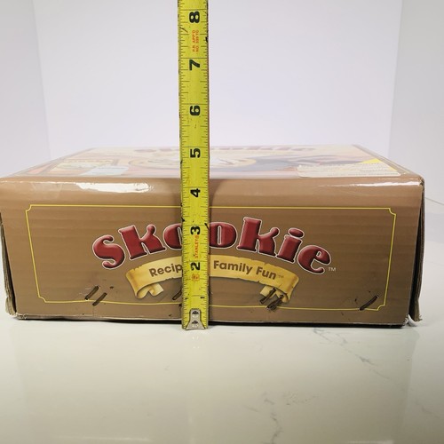 NIB Skookie Pre- Seasoned Cast Iron Skillet & Pads In Box (expired mix) Recipes - Picture 9 of 9