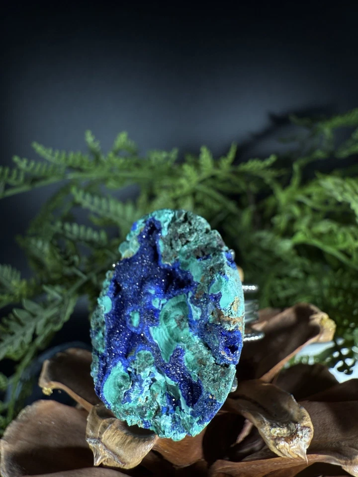 Joyería Anillo Azurita, Anillo Cristal Único Hecho a Mano, Anillo Ajustable Foto 2 de 3