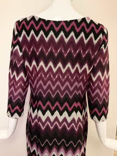 Studio One New York Petites burgunderrot mehrfarbig Chevron Etui-Kleid Größe 10P - Bild 5 von 7