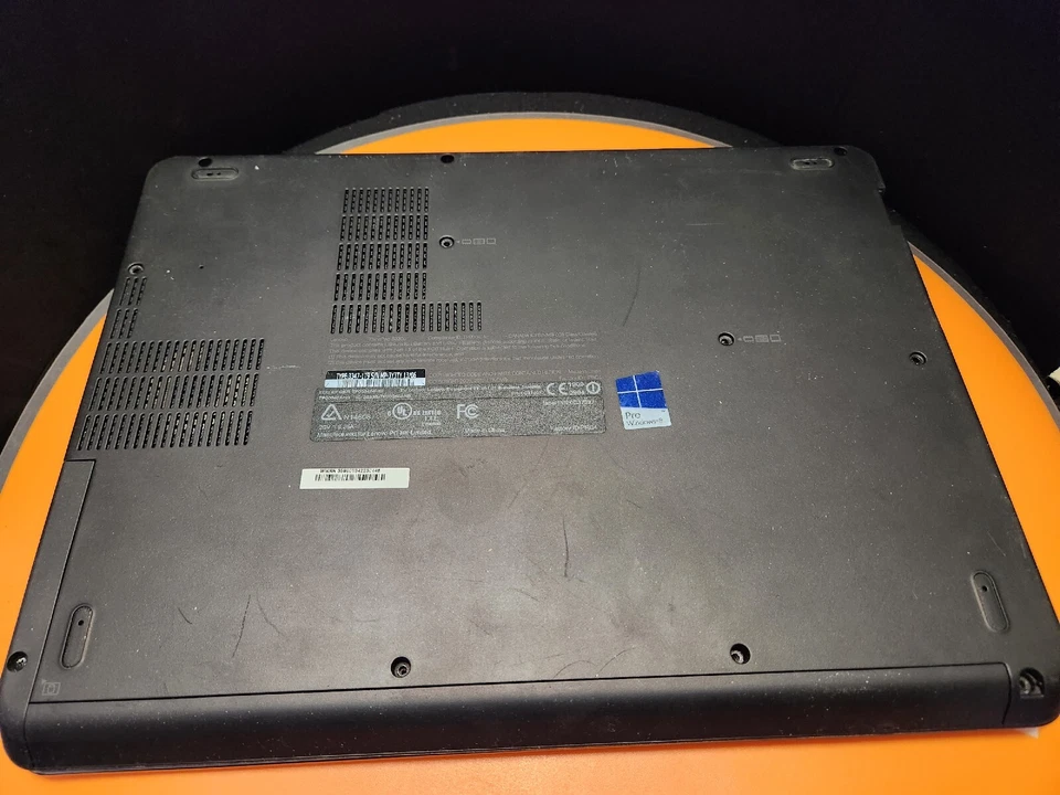 Lenovo DSQJ707 Netbook Tablet (2in 1) Travel Companion :) -Smooth Operator ! - Image 2 of 4