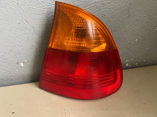 BMW E46 318Ii  105kW Kombi 2002 Rücklicht Rückleuchte Rechts Aussen 6905628