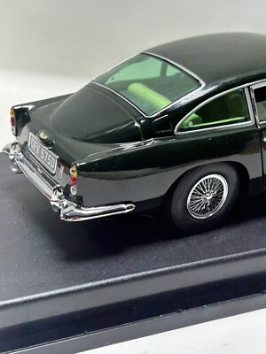 Sun Star Collectibles Diecast 1:18 1963 Aston Martin DB5 Brittish