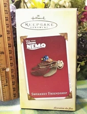 Halllmark Finding Nemo Sweeet Friendship ornament 2005