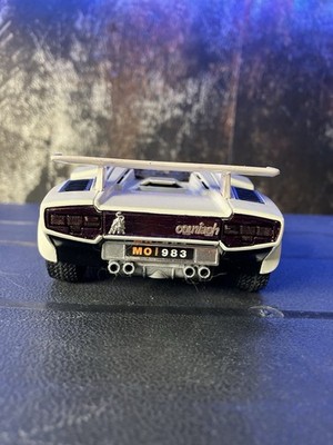 Lamborghini Countach Modellauto 1:24 Burago Made In Italy