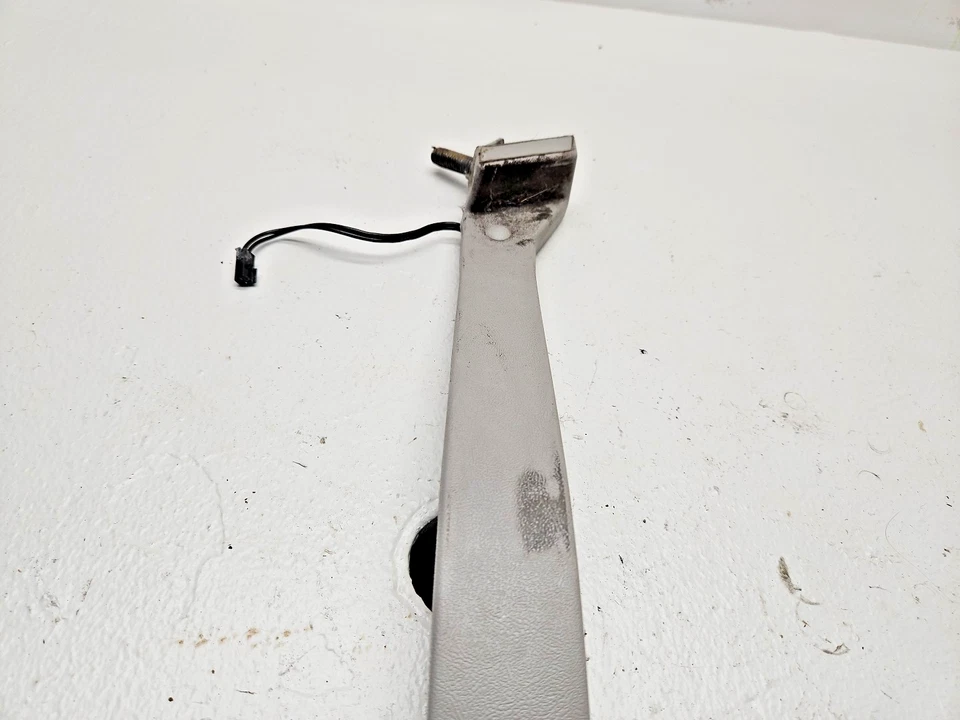 Chevy GMC C/K Suburban 1988-98 cubo delantero izquierdo cinturón de seguridad hebilla de cierre OEM 3860 Foto 4 de 4