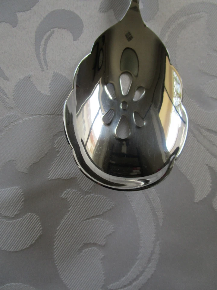 Cazuela perforada de plata esterlina barroca Wallace Grande 9,75 larga Foto 3 de 4