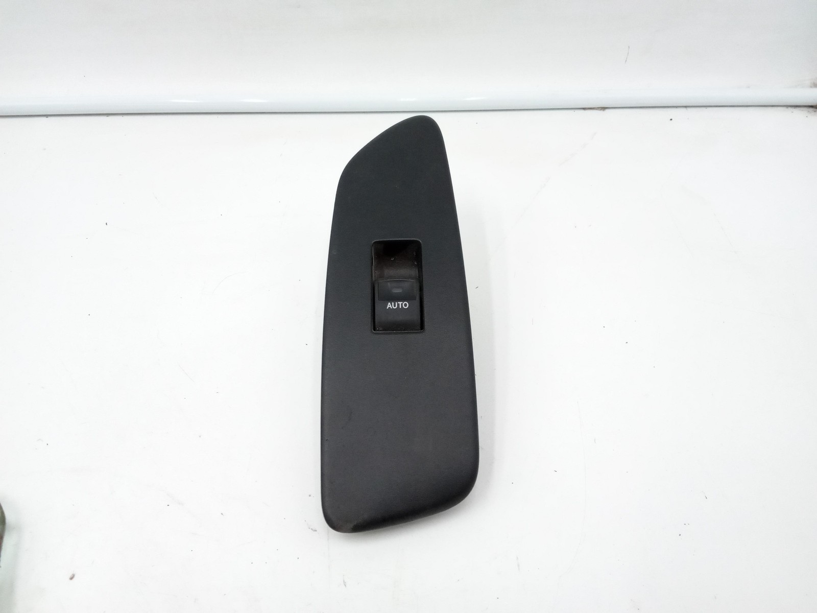 TOYOTA Auris 2° Serie (10>) PULSANTIERA ANTERIORE DESTRA PER 74231-02530