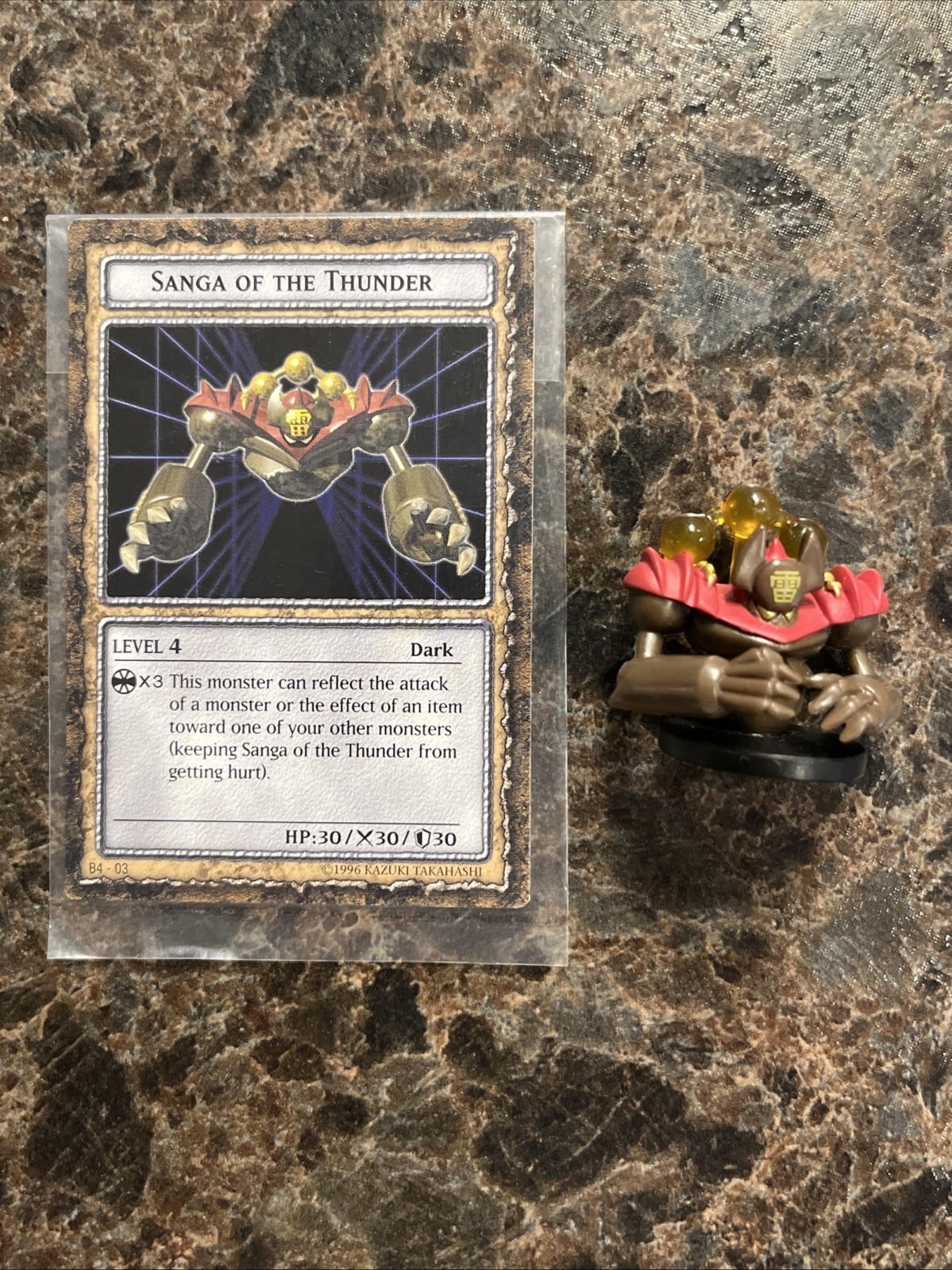 Yugioh! Dungeon Dice Monsters DDM B4-03 Sanga Of The Thunder Figure And Card
