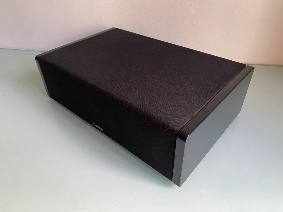 Altavoz central Definitive Technology CLR-2300 con subwoofer alimentado Foto 3 de 4