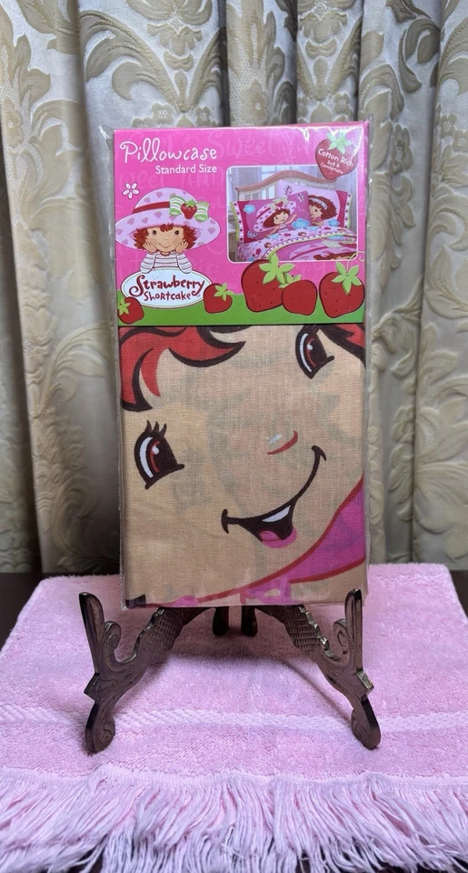草莓蛋糕枕套双面 20 英寸 x 26 英寸标准尺寸 2006 全新 — 第 2/3 张图片