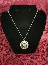 VTG 1965-1971 Gold Tone SHP EXCL Cut Crystal Cameo Rose Pendant Necklace 25"