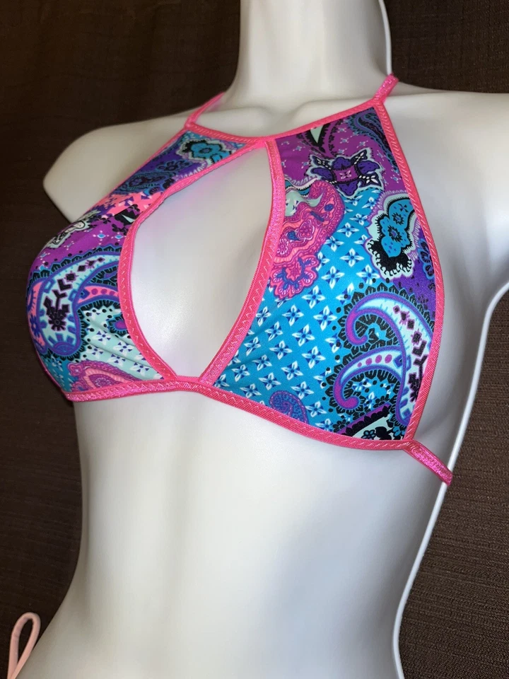 Sexy Bikini Hecho a Mano S/M Halter Top y Tanga Ajustado Foto 3 de 4