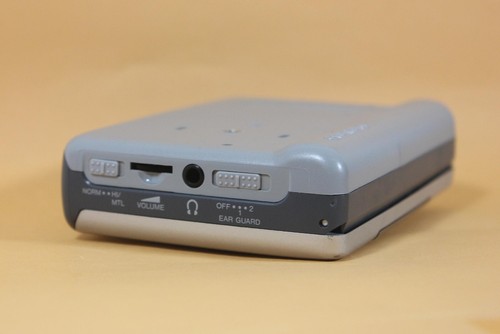 Aiwa HS-GM600Mk2 Vintage Walkman Cassette Player - Picture 4 of 9