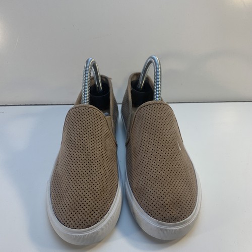 steve madden beige slip ons
