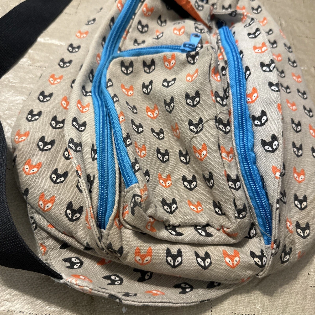 Kavu Rope Sling Bag Fox Foxes Print Pattern Tan Crossbody Backpack