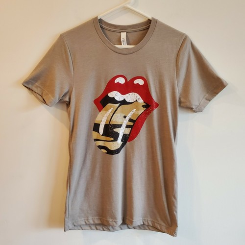 Tan Camo Tongue Lips Graphic Tee 