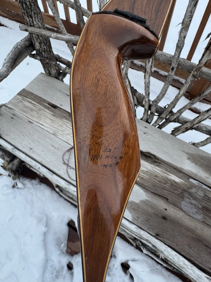 Arco recurvo vintage Wing Archery Red Wing Hunter AMO 52” 45# para diestros Foto 3 de 4