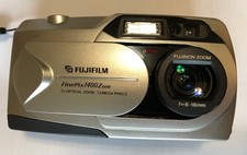 Fugi FinePix 1400 Zoom Digital Camera
