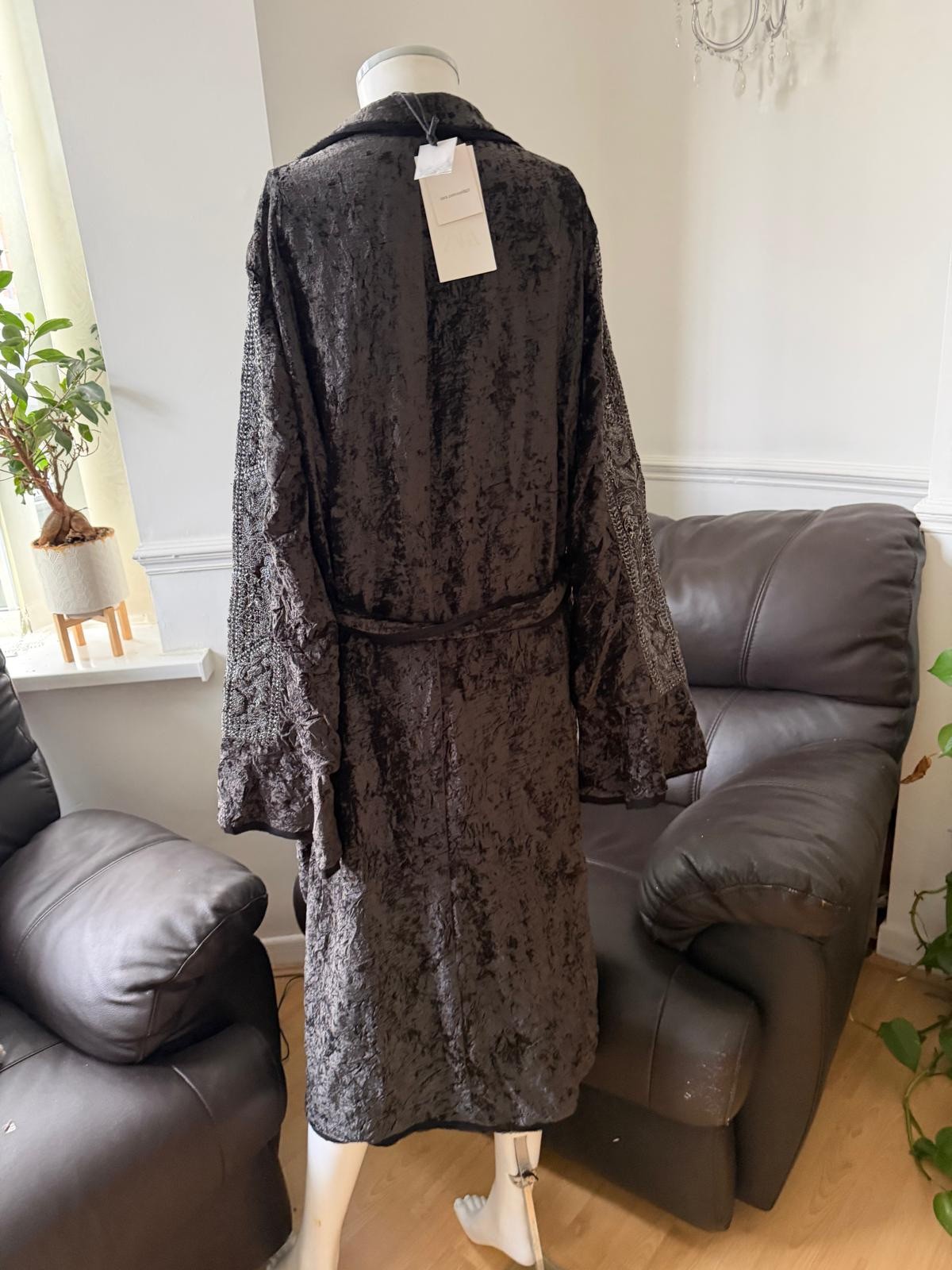 ZW COLLECTION LIMITED EDITION EMBROIDERED VELVETKIMONO image 7