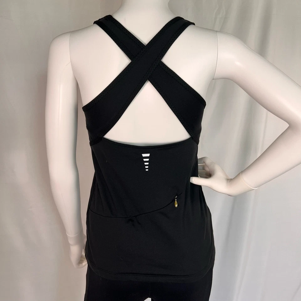 亚瑟士黑色运动服健身房跑步背心,尺寸 M — 第 2/4 张图片