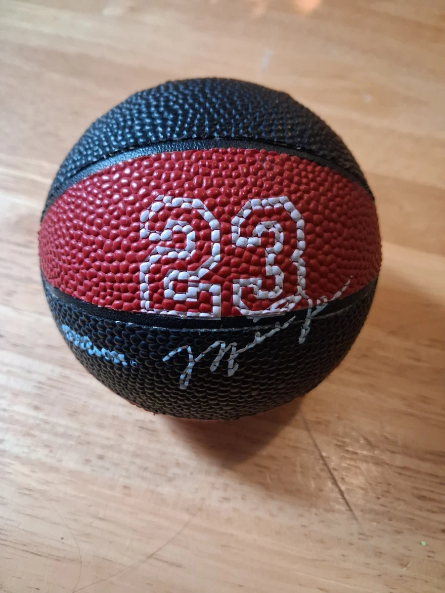 Preços baixos em Wilson Michael Jordan Roupas e Souvenirs para fãs