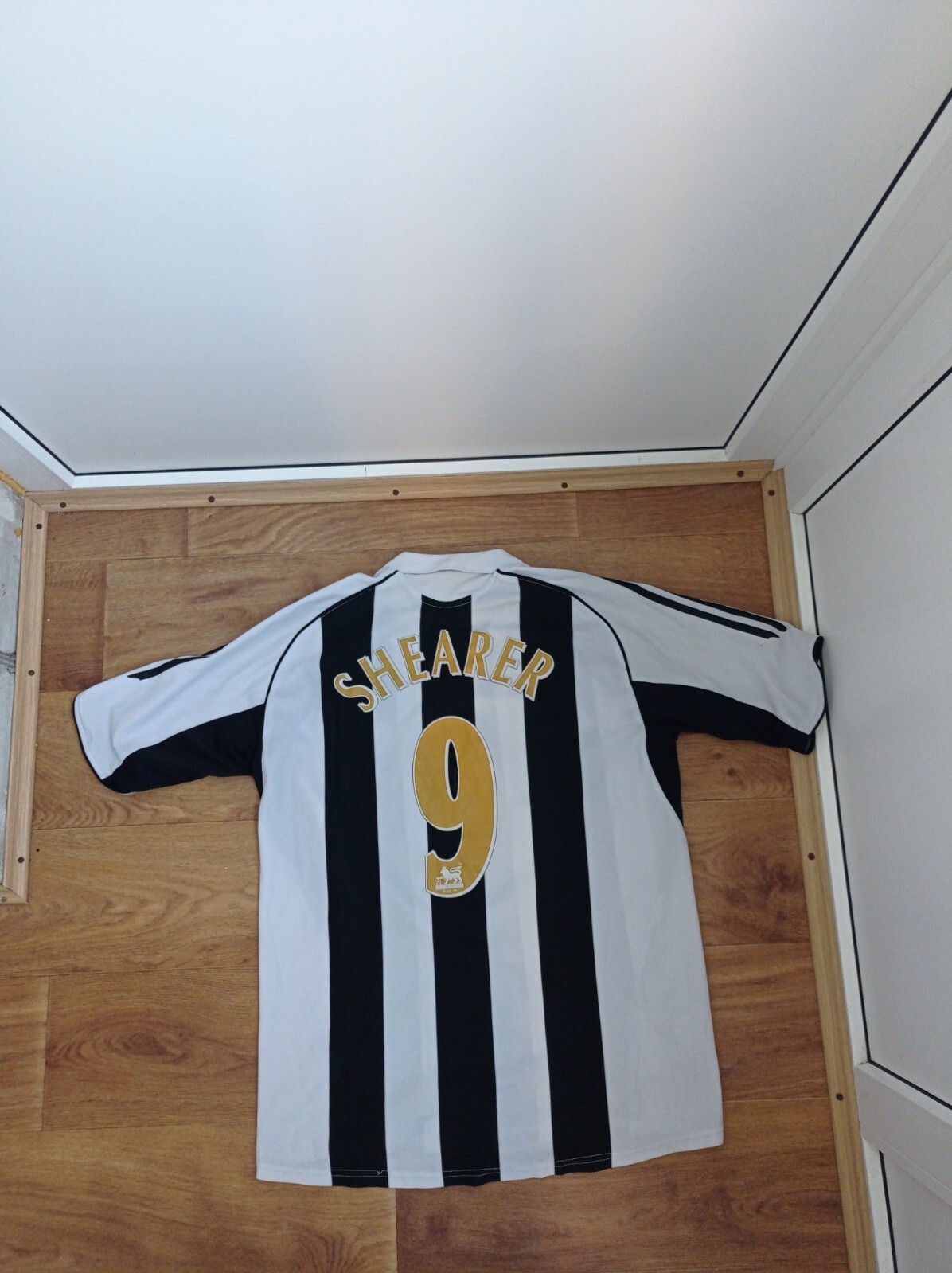 NEWCASTLE UNITED 2005 2007 HOME FOOTBALL SHIRT SOCCER JERSEY ADIDAS SHEARER sz M