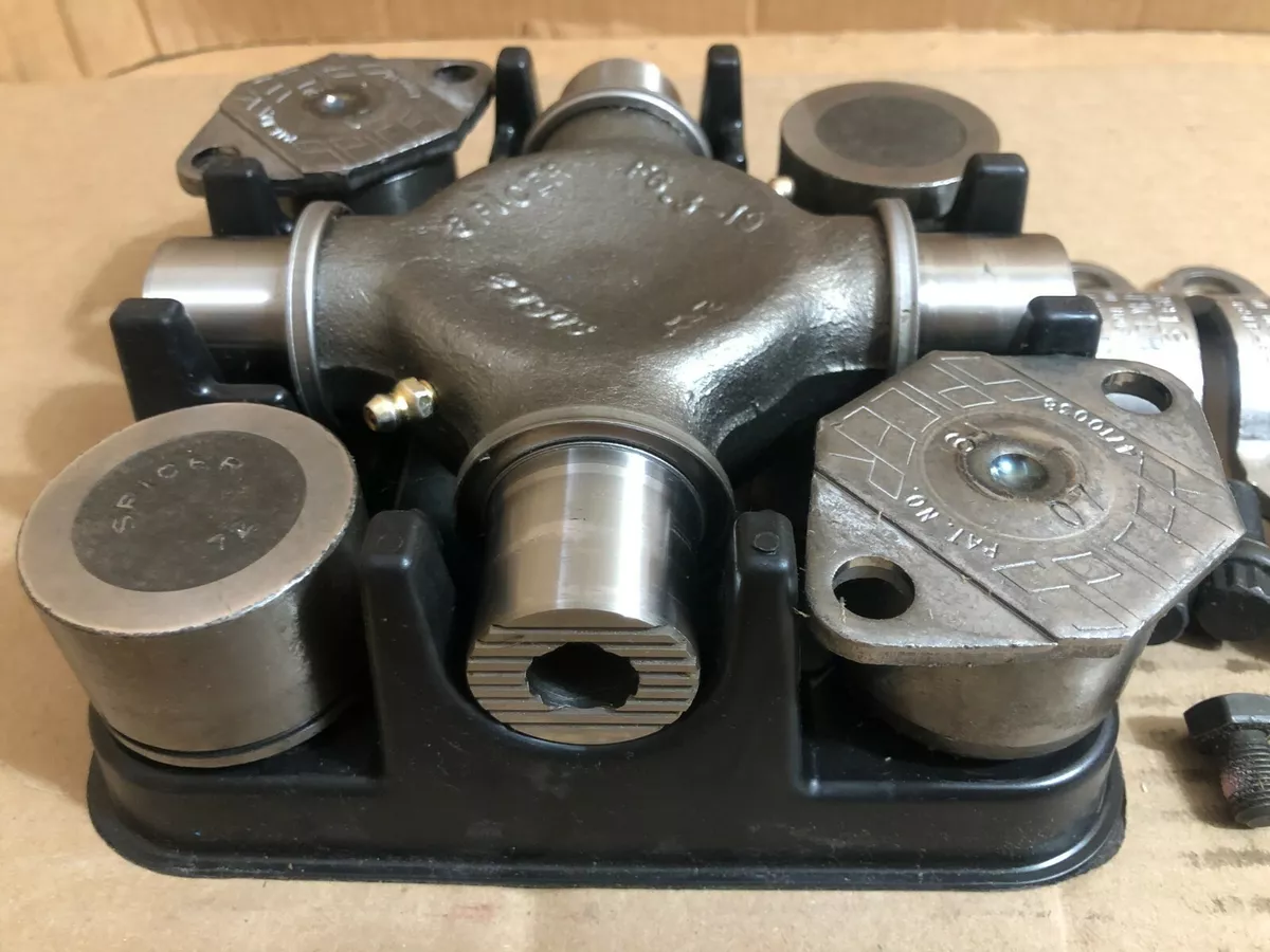 Spicer U-Joint Kit for International Commercial Trucks 1696917C91 