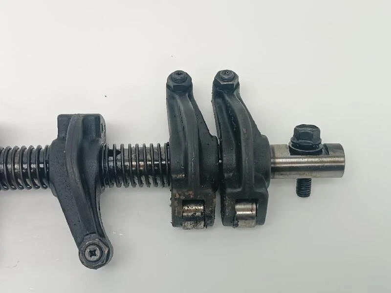 2283599 zylinderkopf welle für MITSUBISHI L 200 (K60T) 1996 Foto 2 de 4