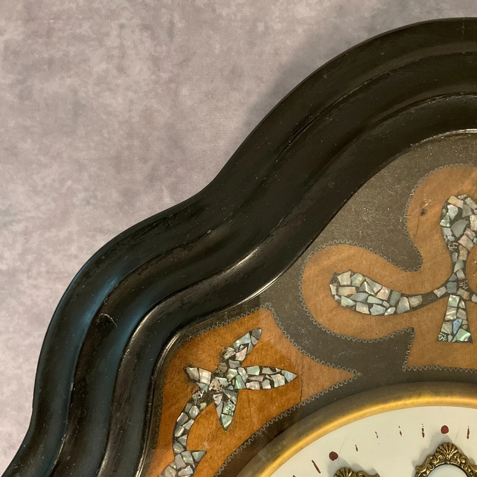 Antiguo reloj de pared francés Napoleón III madreperla incrustación y esmalte del siglo XIX Foto 2 de 4