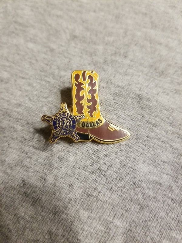 Rare VHTF U.S. Secret Service Dallas Lapel Pin Boot Brown and Yellow