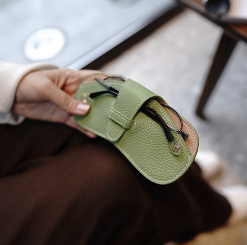 Full-Grain Leather Eyeglass Sleeve Protective Stylish Accessory for Sunglasses - Foto 2 di 21