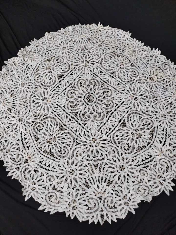 Vintage Handarbeit Battenburg Leinen Spitze Tischdecke rund Handarbeit A102 - Bild 2 von 4