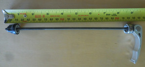 Bicycle wheel axle, cam-type lock, has aluminum handle, good