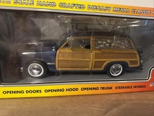 1949 Ford Woody Station Wagon Sunset Beach Lifeguard Motor City 1:18 DieCast