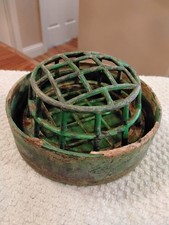 VTG DAZEY GREEN METAL FLOWER FROG FLORAL ARRANGER WITH HOLDER