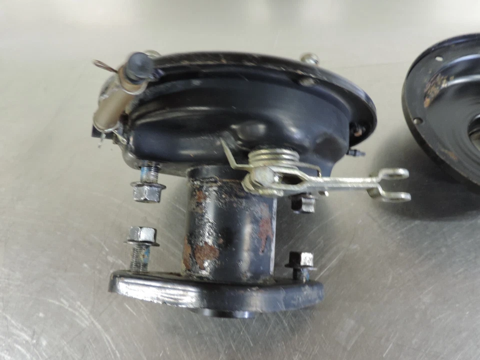 2001 E-TON Eton Rascal 40 Rear Axle Carrier Housing Brake Panel Drum Cover Shoes - Image 2 of 4