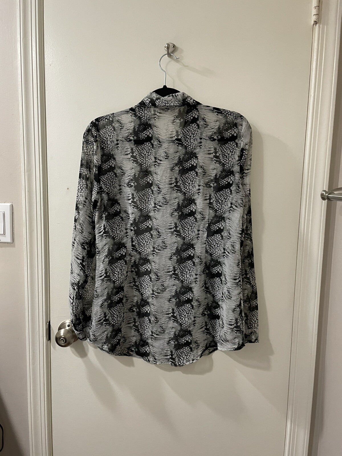 Cabi Silky Snake Python Pattern Blouse Women Smal… - image 2