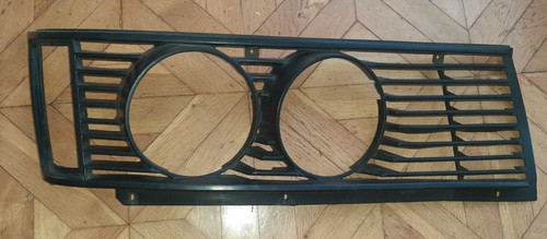 BMW E21 3er  Ziergitter links Kühlergrill Grill  Scheinwerfer Abdeckung 1834989