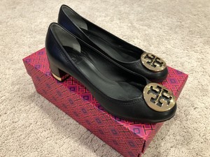 tory burch amy pump