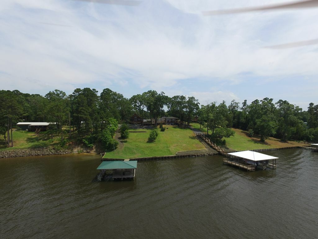 Hooked On Toledo Lakefront Cabin on Toledo Bend, great fishing and