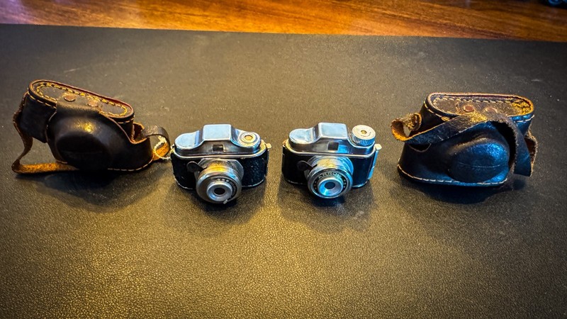 2 Vintage Mini Spy Cameras 1950s Arrow Japan & 1960s Hong Kong w Leather Cases 
