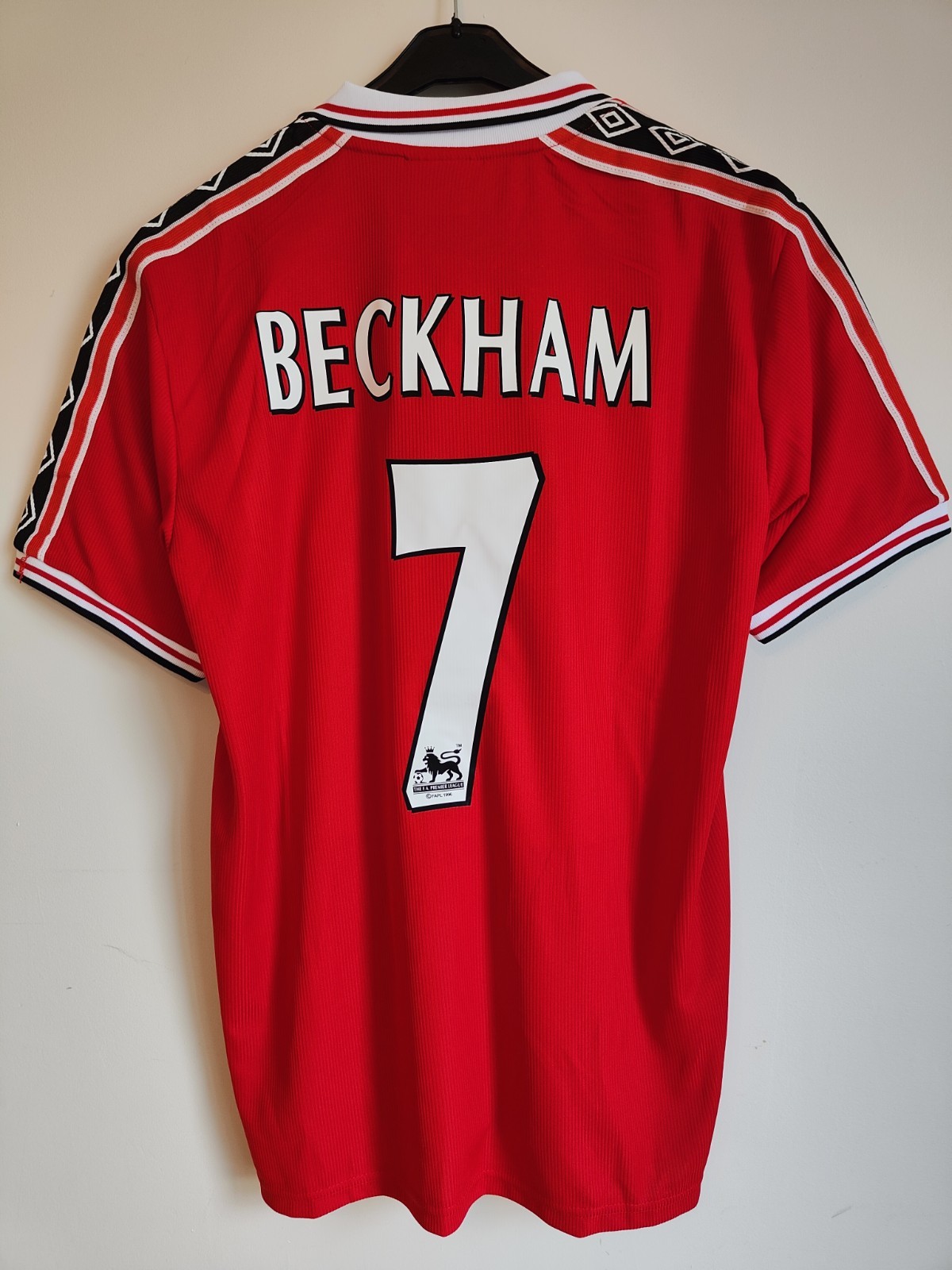 Maillot Manchester United 1999 Beckham #7 replica rouge pour homme