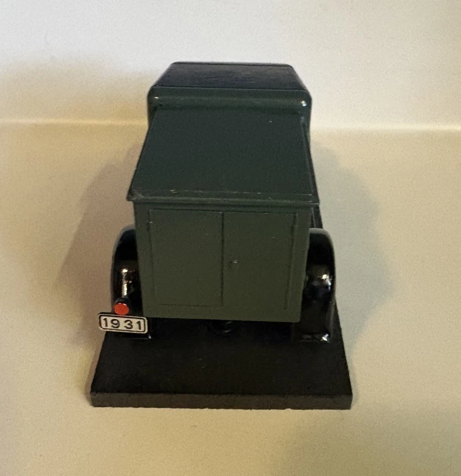 Juego De Colección (4) Camiones Die-Cast-Modelos Ford A Bell, TT y Lineman. Dodge Power Wagon Foto 4 de 4