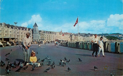 s19083 Loch Promenade Tauben Douglas Isle of Man NPO Dexter Postkarte