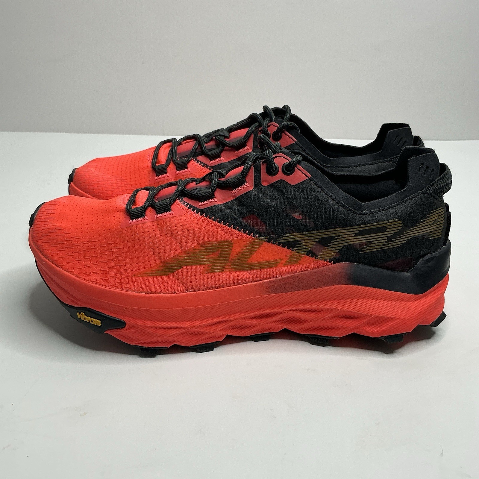 Altra Mont Blanc Womens Coral Black Trail Running Shoes Size 7.5 AL0A548D602