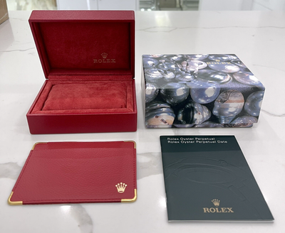 ROLEX レッドボックス 純正　箱　赤　冊子付き Authentic Vintage Rolex Oyster Perpetual Red Watch Box And Booklet