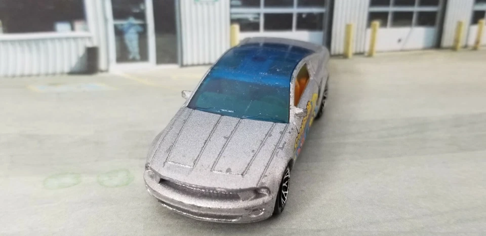 2004 Matchbox Ford Mustang GT Concept -SpongeBob SquarePants 5-Pack Silver MB609 - Image 2 of 4