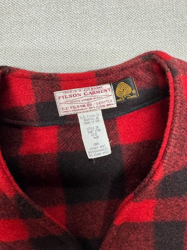 Filson Vest Size 40 (M) Style 20 Mackinaw 100% Virgin Wool USA Made Red Plaid - Picture 2 of 6