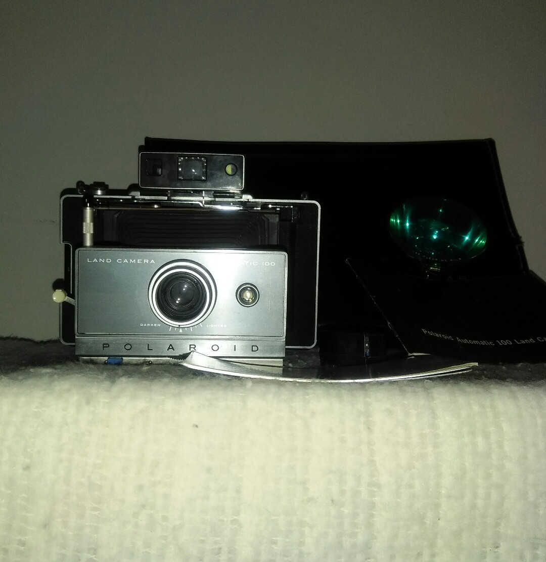 Appareil photos Polaroid automatic 100 Land Camera